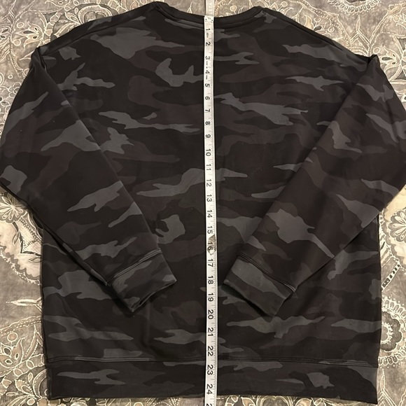 Athleta Studio to Street Printed Sweatshirt Camo - Picture 6 of 10